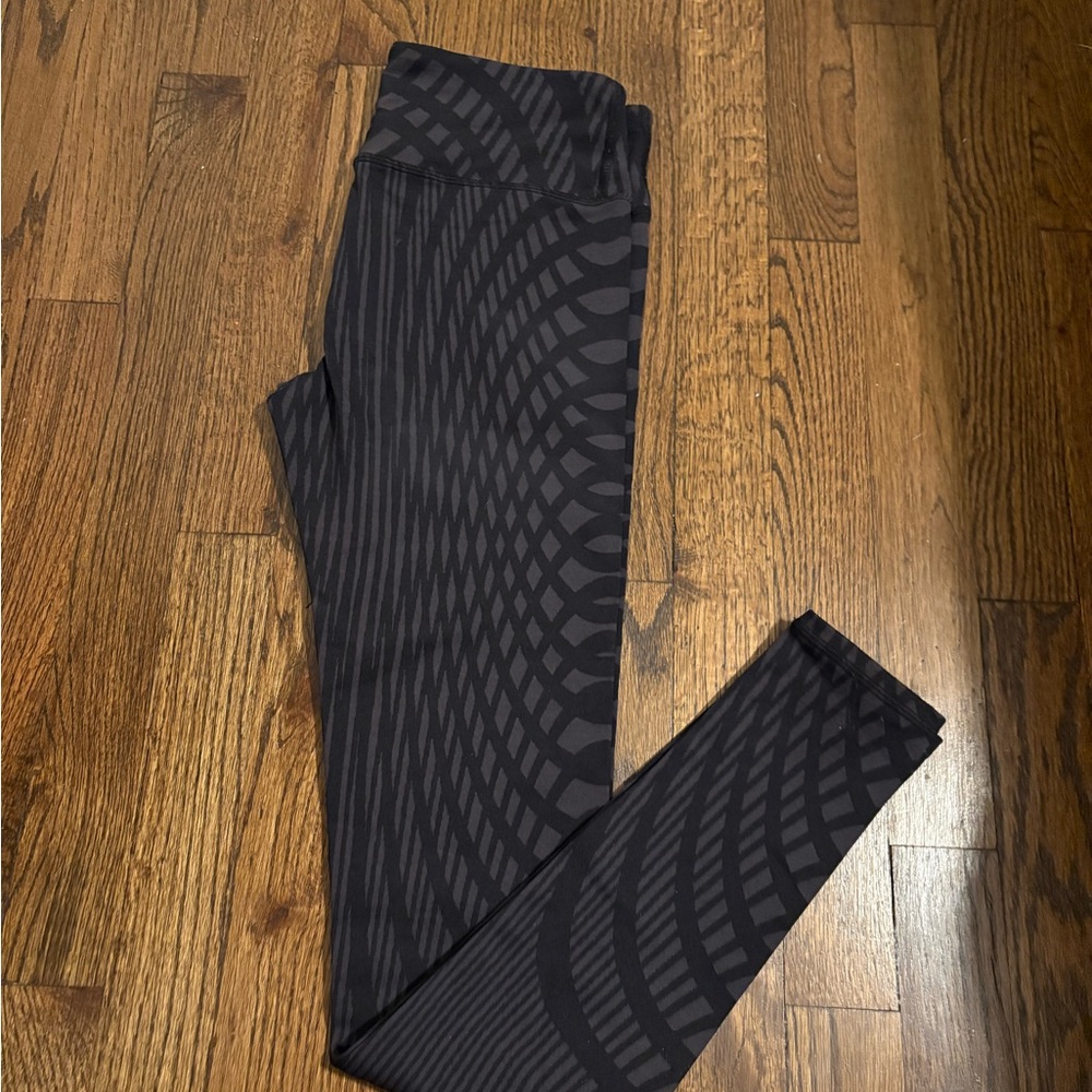 ALO Yoga Black Geometric Leggings
